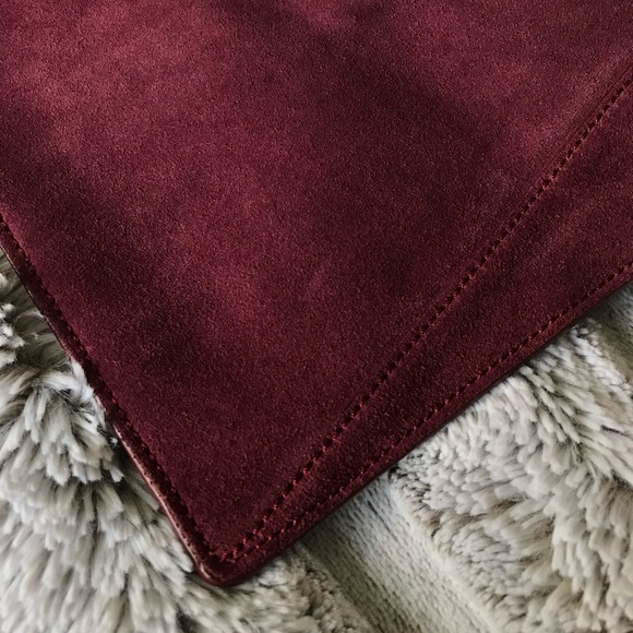 Neely & Chloe Burgundy Zippered Flat Clutch Bag - Picture 8 of 8